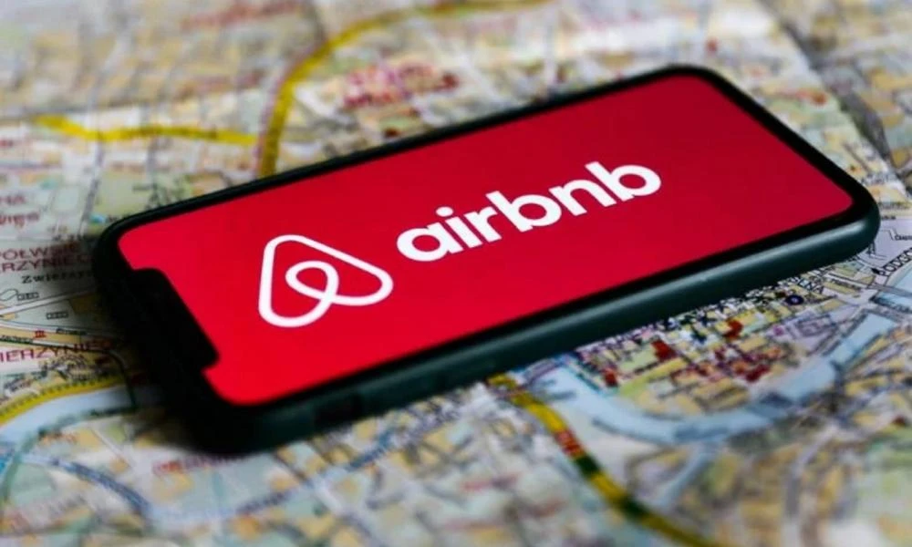 Airbnb: Σε ποιες περιοχές της Αθήνας μπαίνουν περιορισμοί